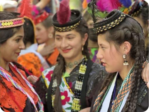 Women travelers on a 3Musafir community trip